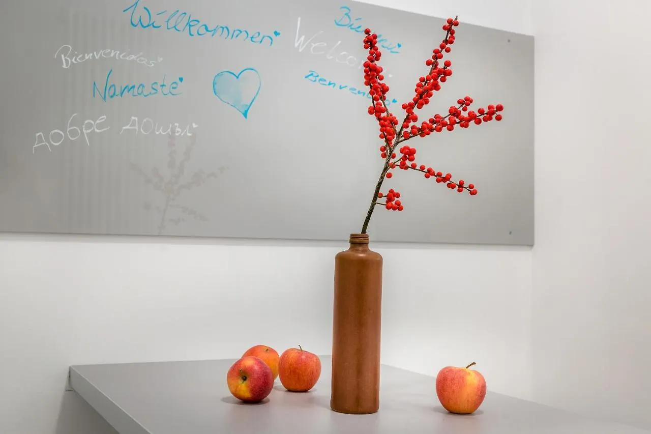 Newton-Appartement Mit 3 Schlafzimmern ベルリン 0*,