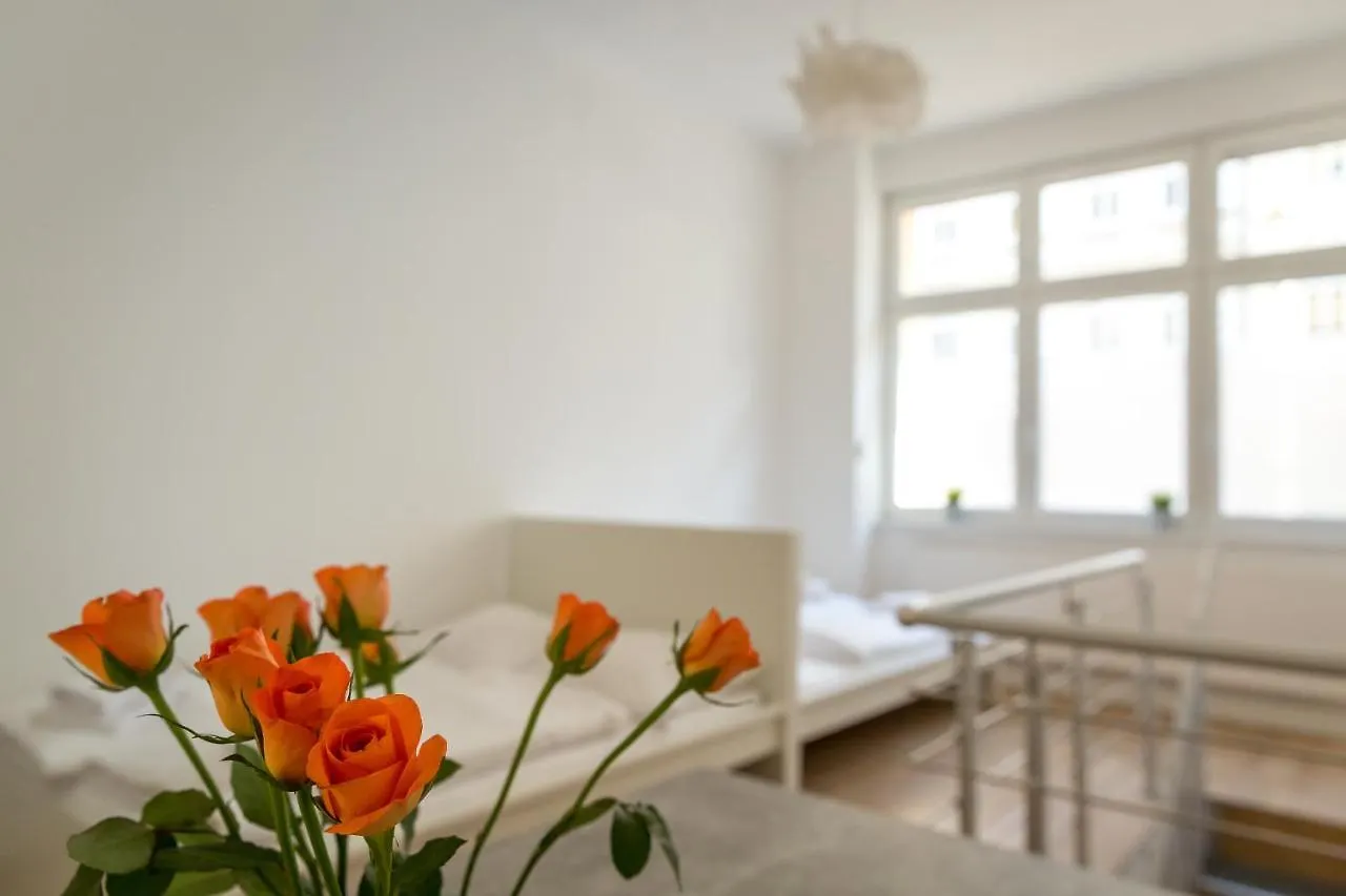 アパート Newton-Appartement Mit 3 Schlafzimmern ベルリン